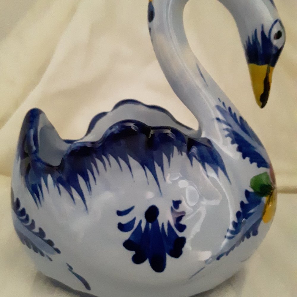 Alcobaca Portugal Blue Swan Planter - Picture 5 of 7
